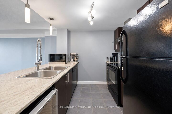 Property Photo:  25 Town Centre Court 3203  ON M1P 0B4 