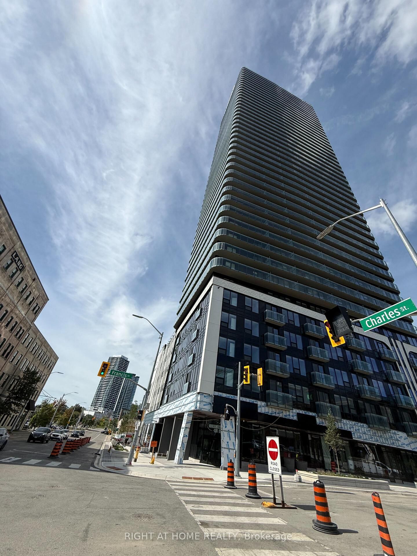 Property Photo:  30 Francis Street S 405  ON N2G 0H1 
