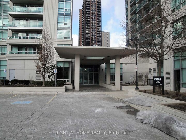 Property Photo: 35 Bales Avenue 2110 ON M2N 7L7