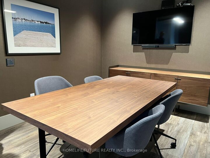 Property Photo:  2550 Simcoe Street N 1803  ON L1L 0R5 