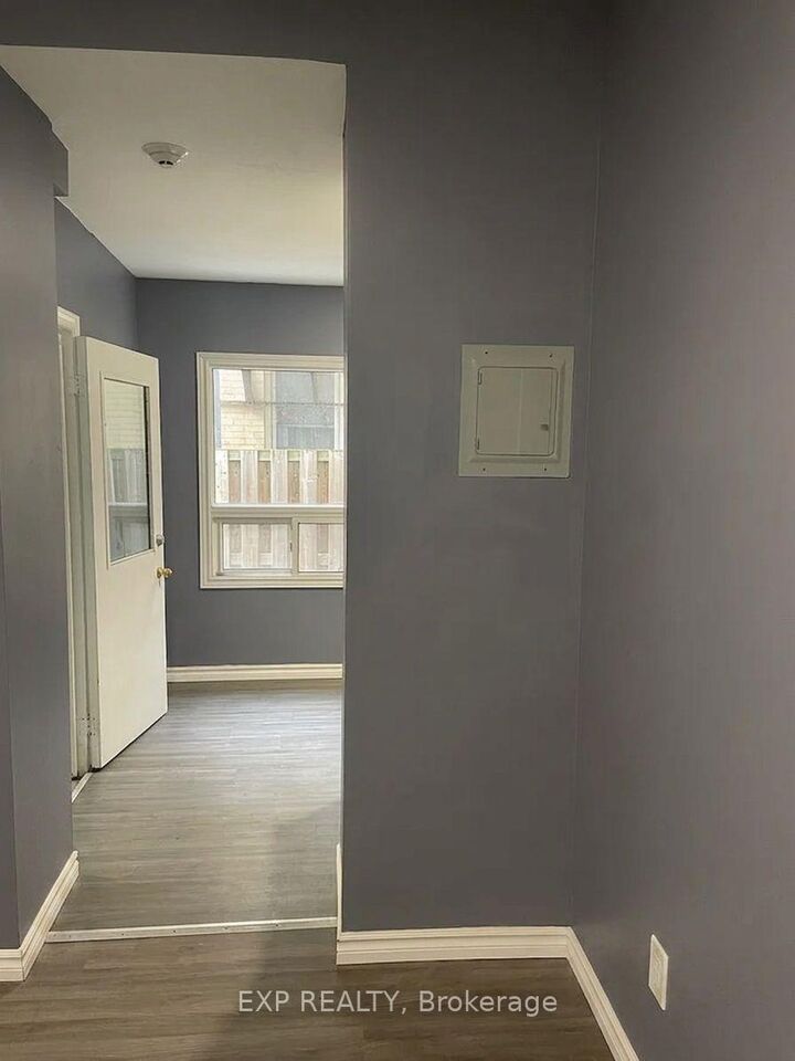 Property Photo:  70 Victoria Avenue S #9  ON L8N 2S7 