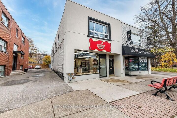 Property Photo:  314 Lakeshore Road E Lower Unit B  ON L5G 1H4 
