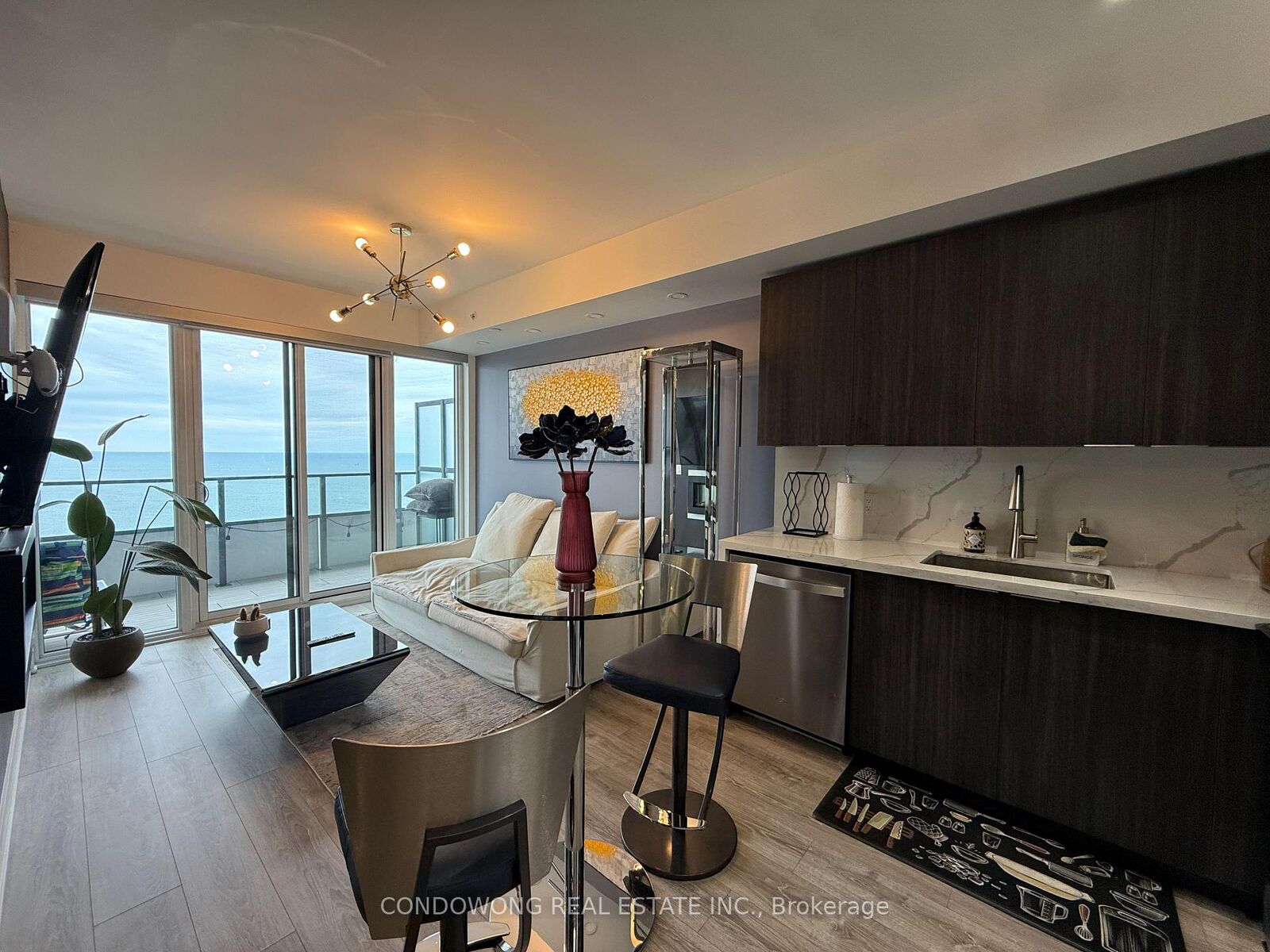 Property Photo:  30 Shore Breeze Drive 5006  ON M8V 0J1 