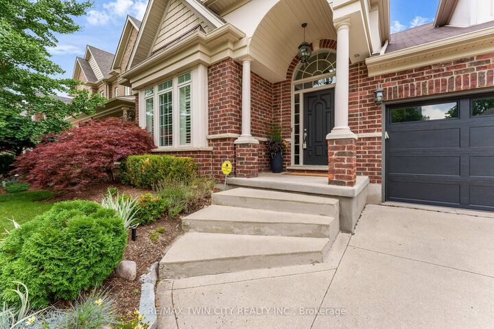 Property Photo:  213 Edgewater Crescent  ON N2A 4M2 