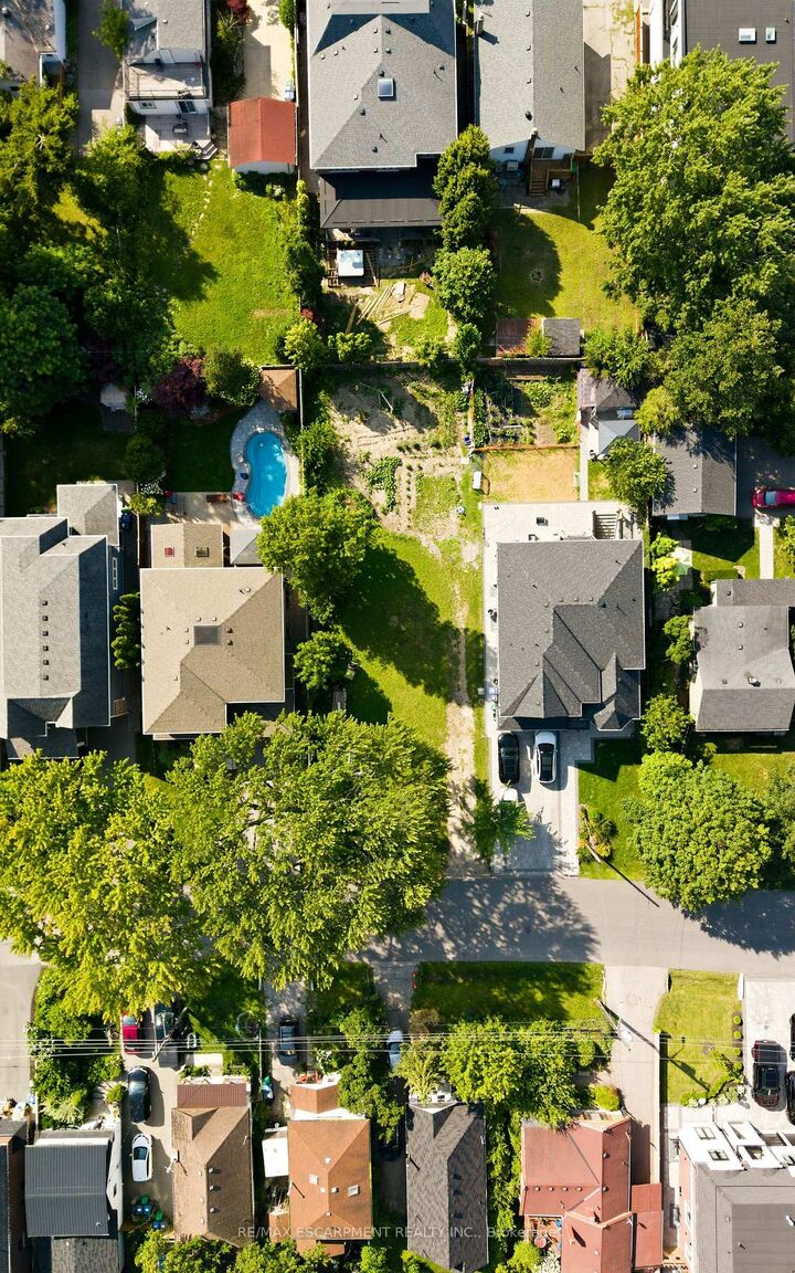 Property Photo:  75 Troy Street  ON L5G 1S6 