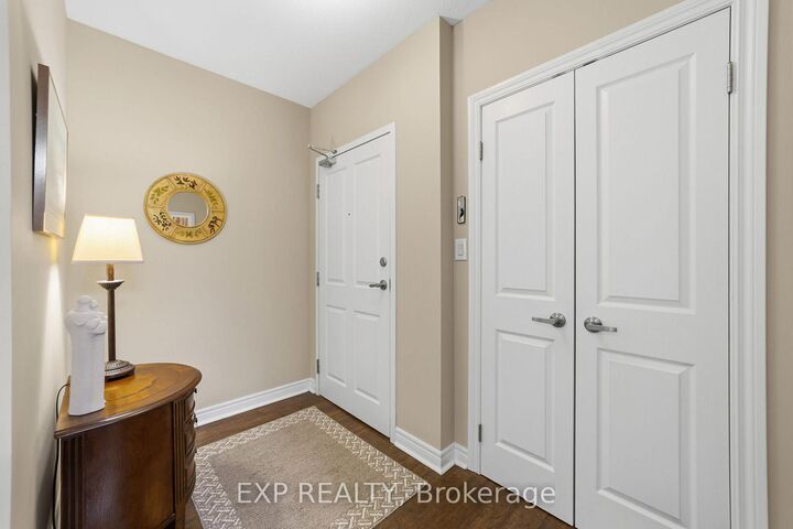 Property Photo: 1030 Coronation Drive 109 ON N6G 0G5