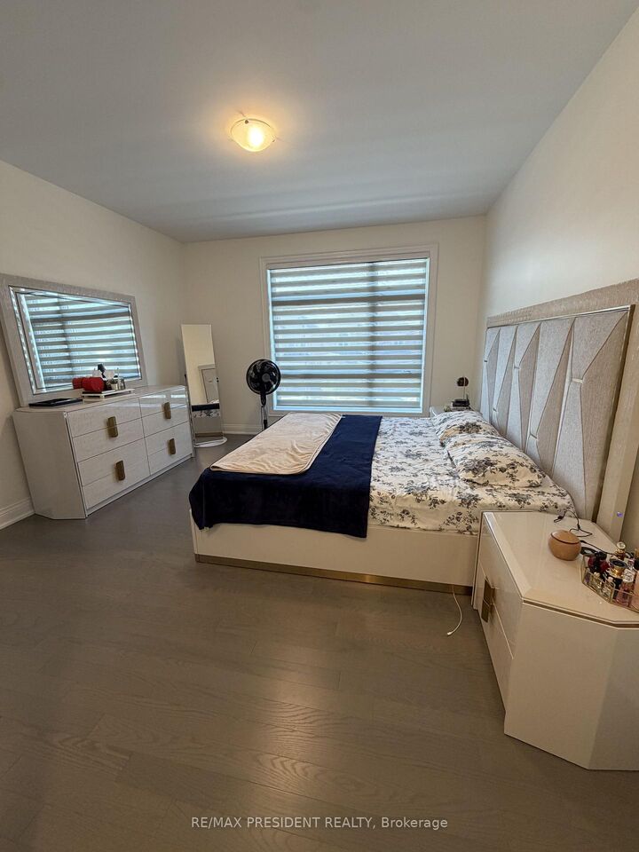 Property Photo:  115 Ballantyne Boulevard (Room)  ON L3L 0E8 