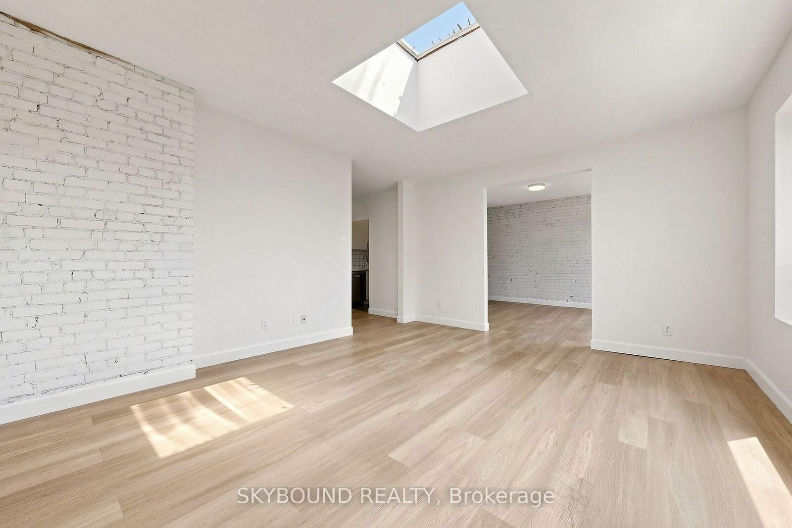 Property Photo:  131 Wineva Avenue G  ON M4E 2T3 
