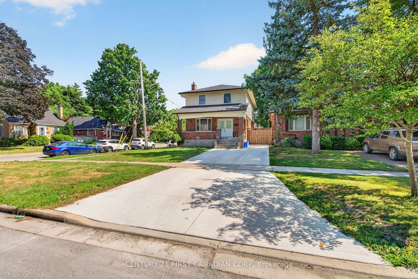Property Photo:  569 Cheapside Street  ON N5Y 3X7 