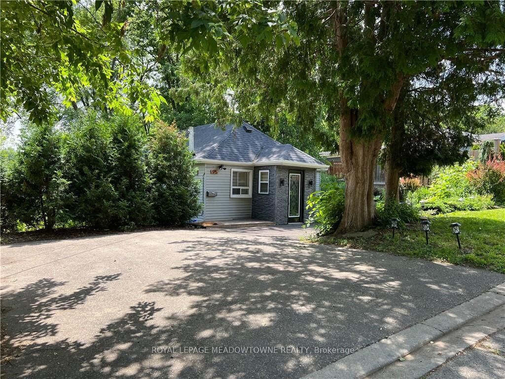 Property Photo:  95 River Road  ON L6X 0A9 