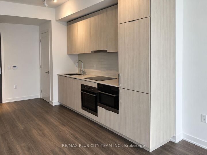 Property Photo:  15 Queens Quay E 619  ON M5E 0C5 