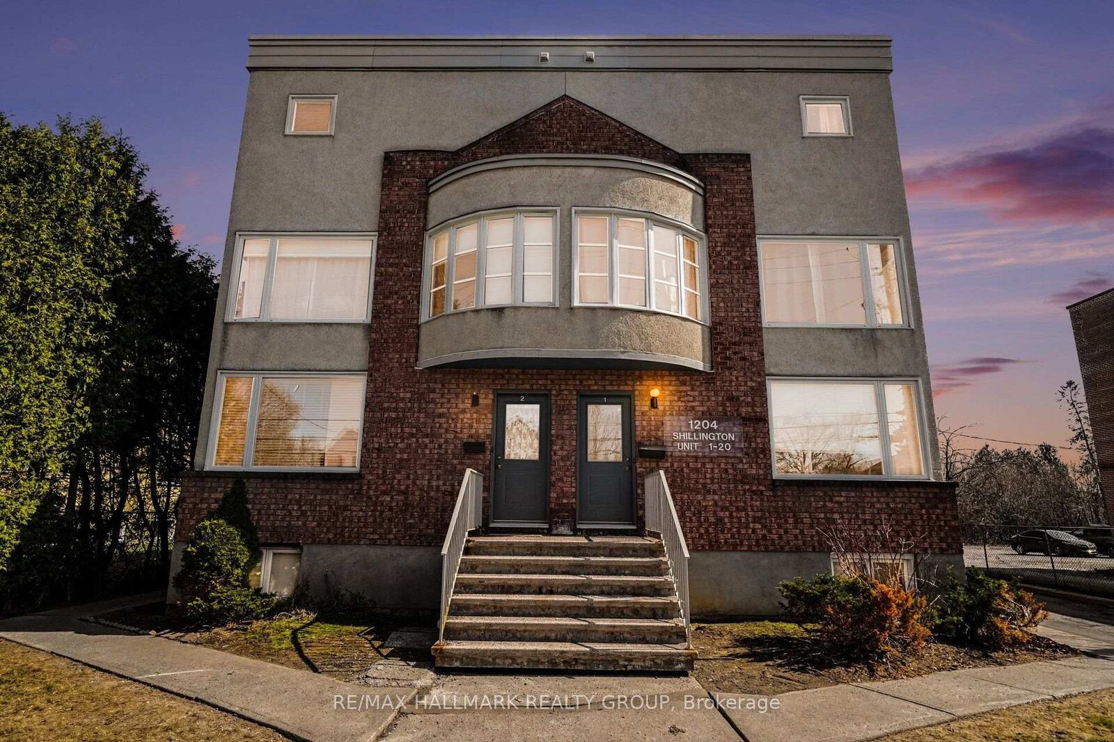 Property Photo:  1204 Shillington Avenue 15  ON K1Z 7Z4 