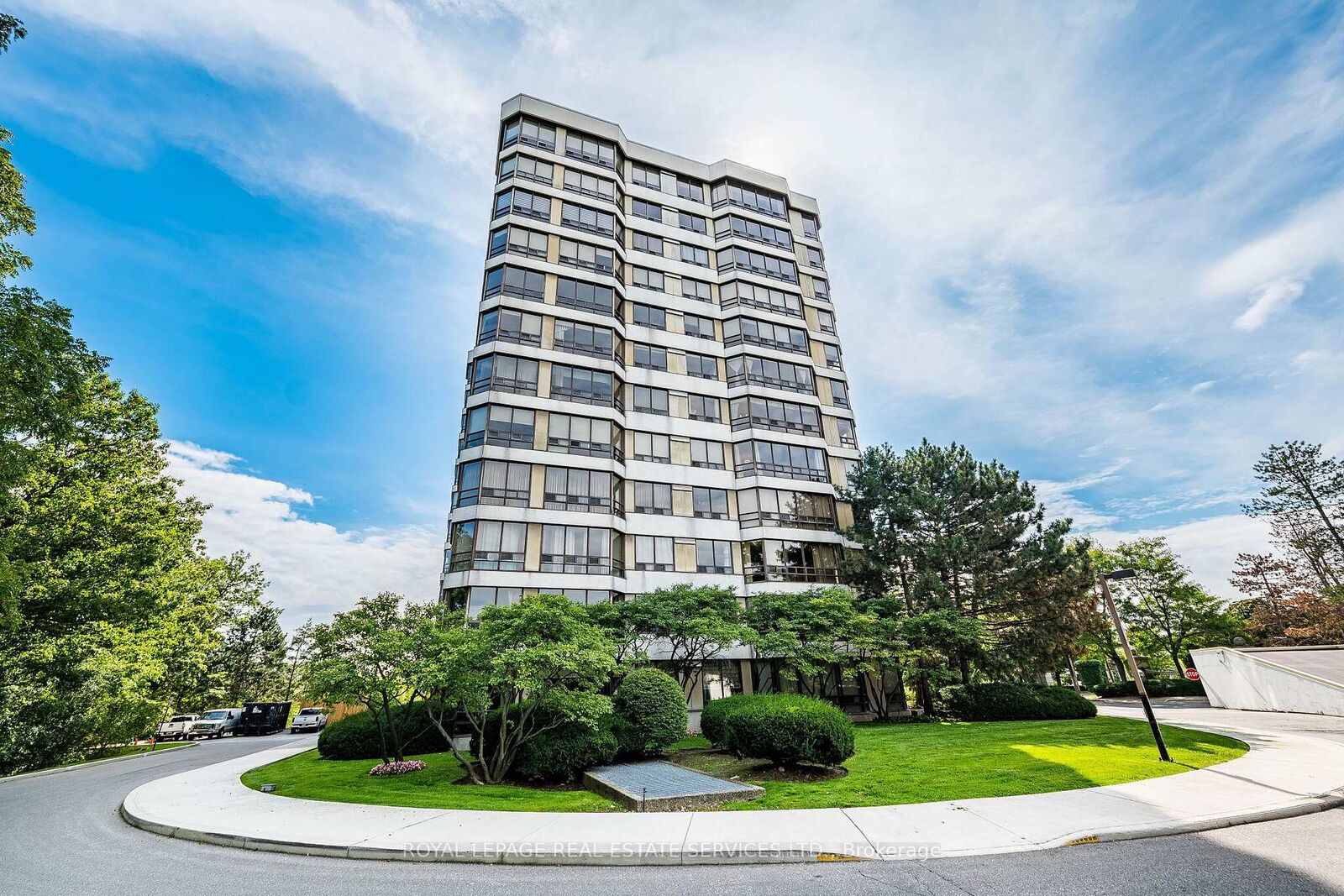 Property Photo:  310 Mill Street S 609  ON L6Y 3B1 