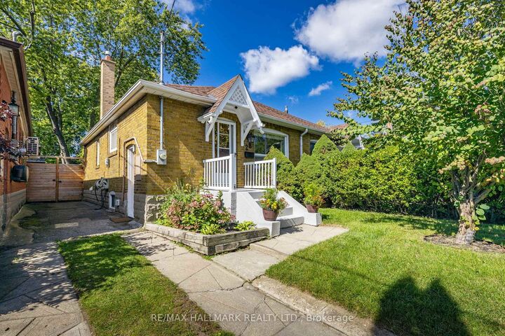 Property Photo:  28 Thora Avenue  ON M1L 2P9 