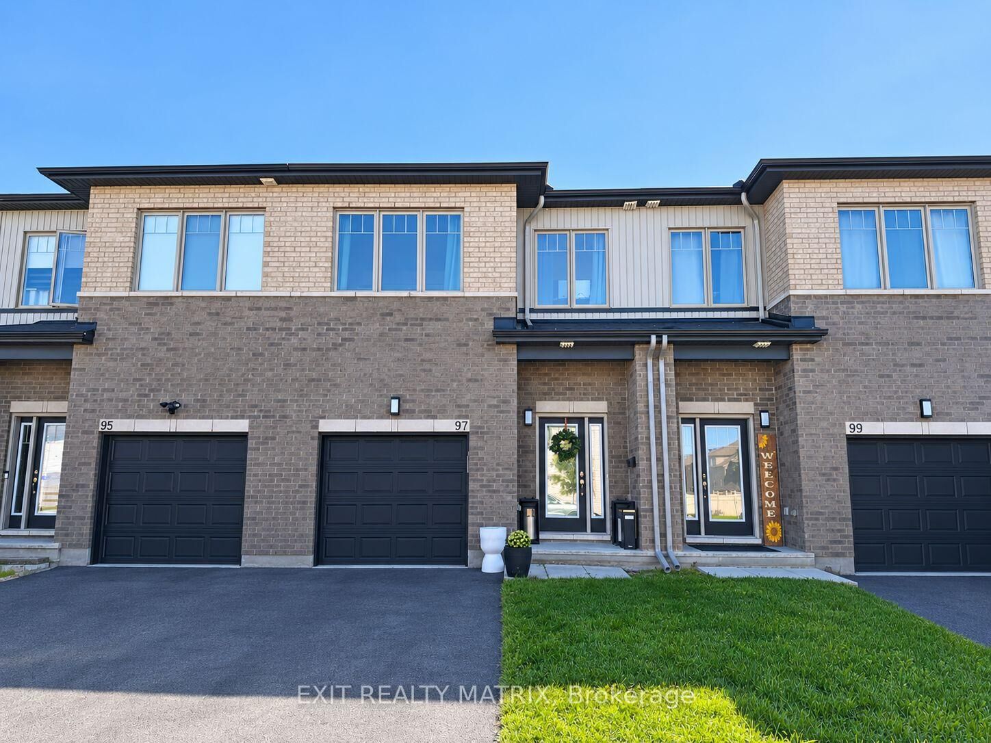 Property Photo: 97 Rallidale Street ON K1X 0G7
