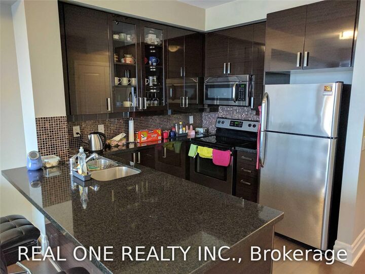 Property Photo:  151 Upper Duke Crescent 508  ON L6G 0E1 