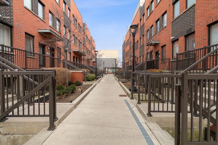 Property Photo:  869 Wilson Avenue 10  ON M3K 0A4 