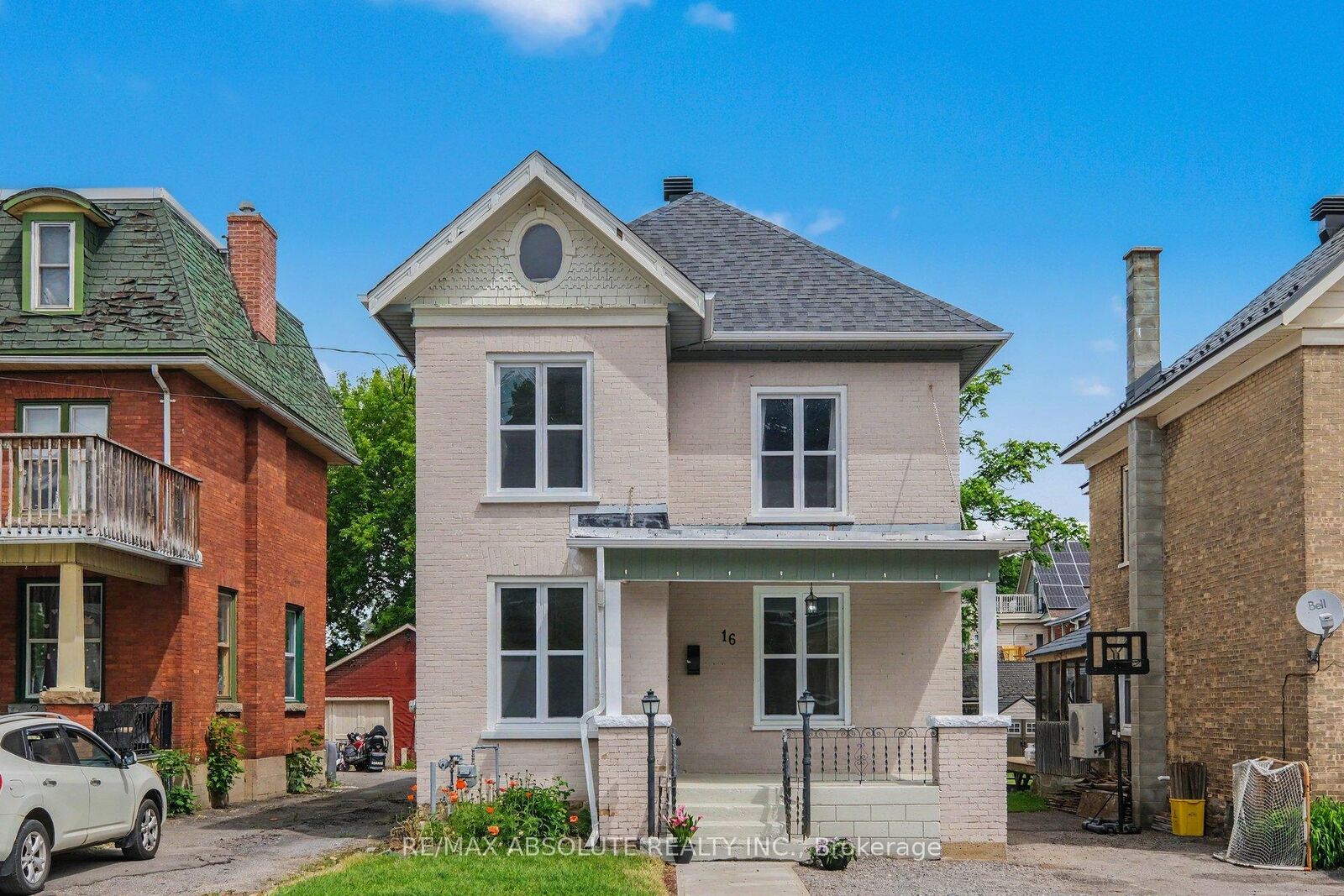 Property Photo:  16 Glen Avenue  ON K7A 1S2 