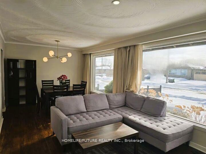 Property Photo:  7 Stonehenge Crescent  ON M1G 2P5 