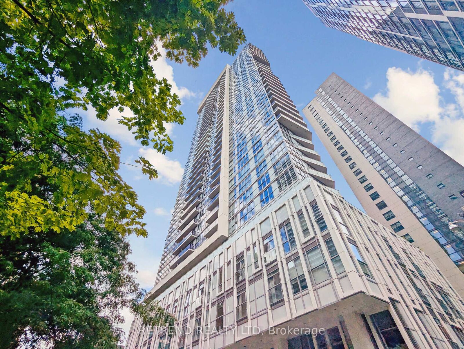 Property Photo: 77 Mutual Street 908 ON M5B 2A9