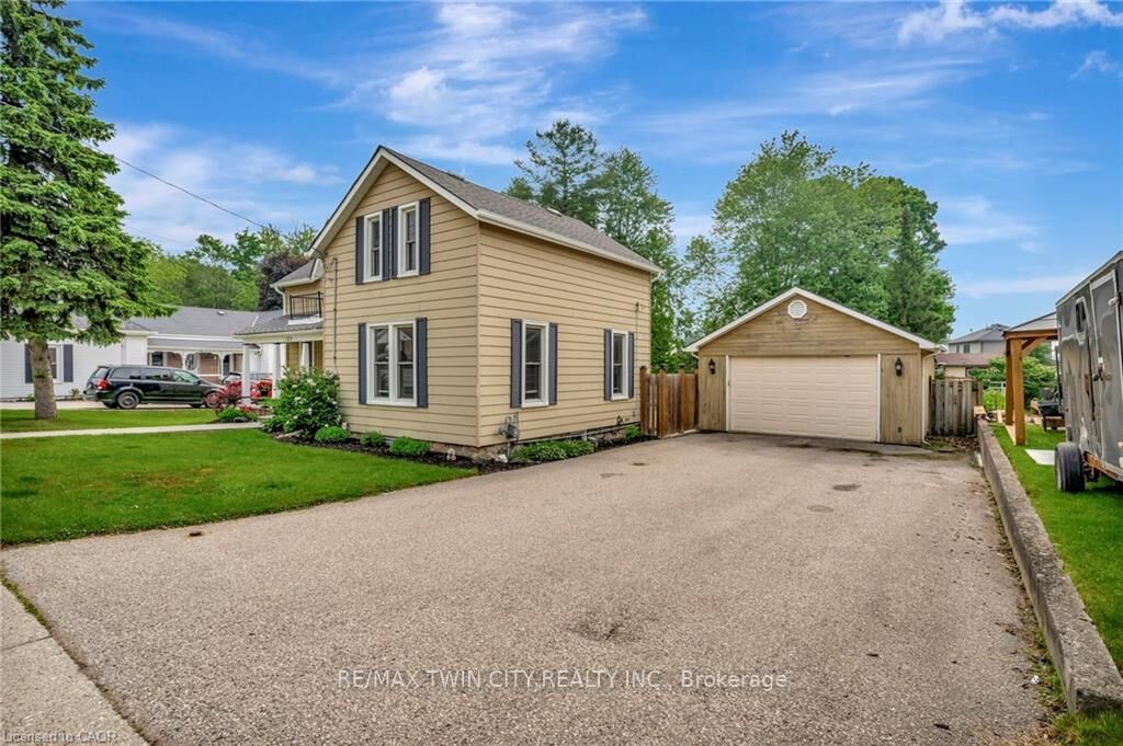 Property Photo:  123 Blandford Street  ON N0J 1M0 