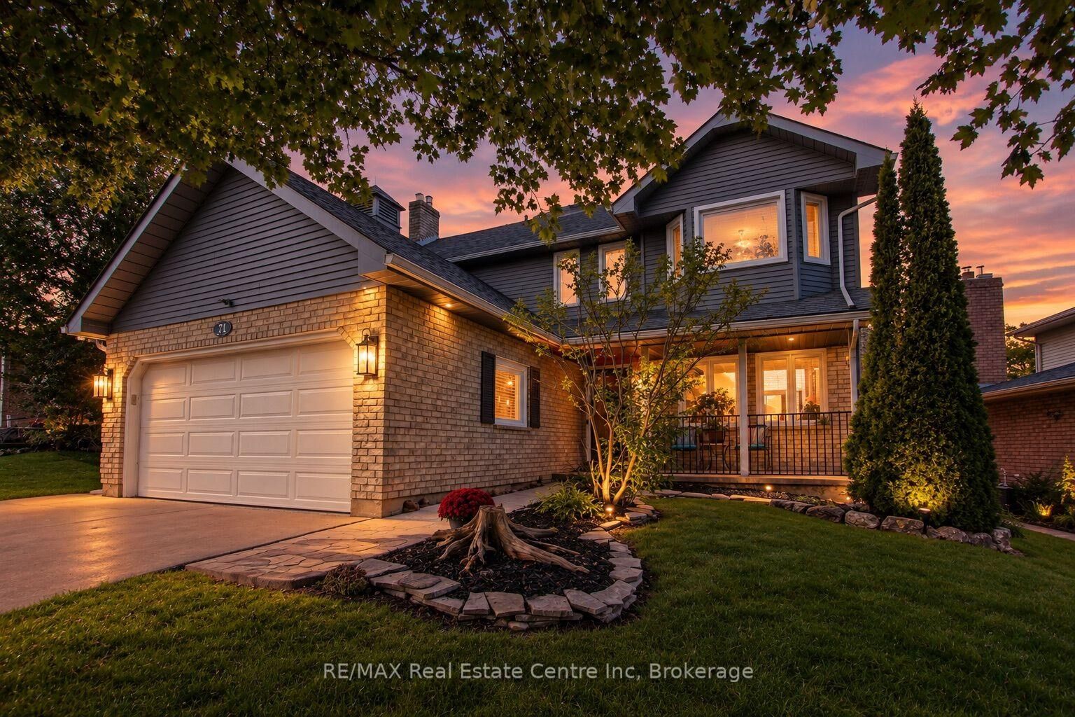 Property Photo:  71 Linda Drive  ON N3C 3W6 