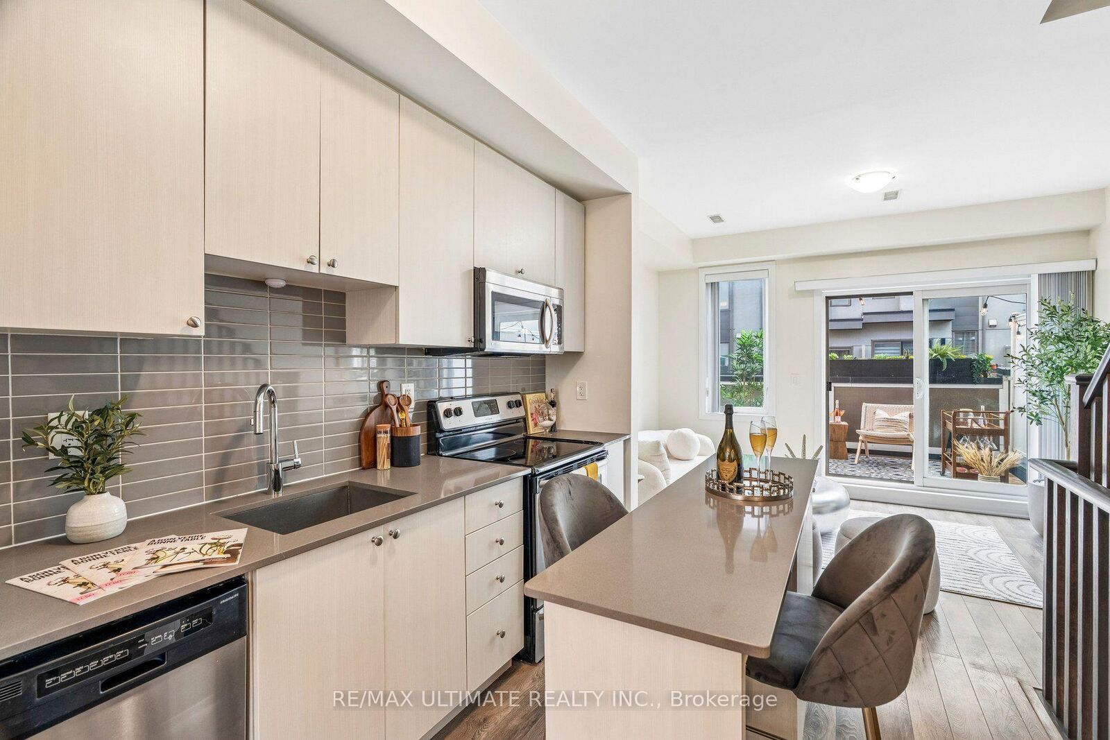 Property Photo:  45 Thomas Mulholland Drive 4  ON M3K 0A5 