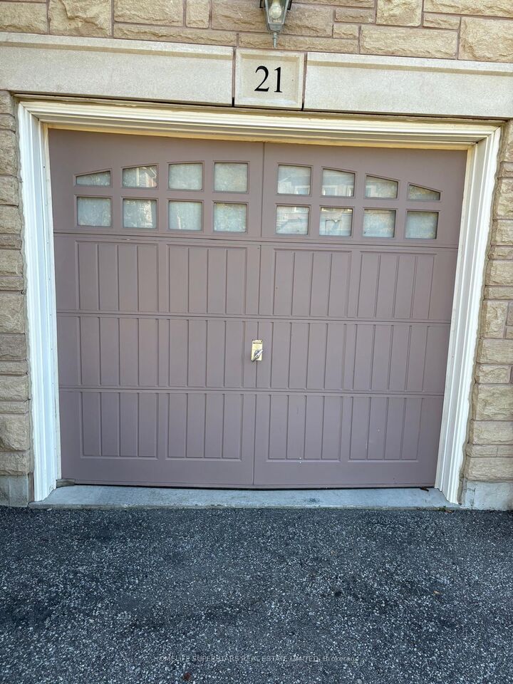 Property Photo:  21 Westowanis Drive  ON M9W 6X4 