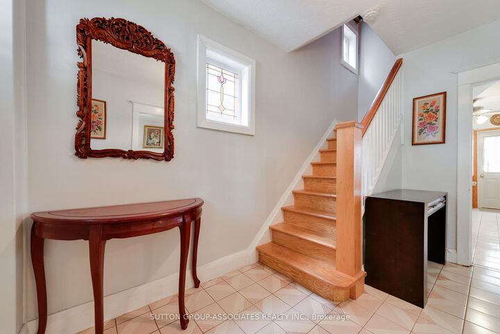 Property Photo: 368 Glenholme Avenue ON M6E 3E5