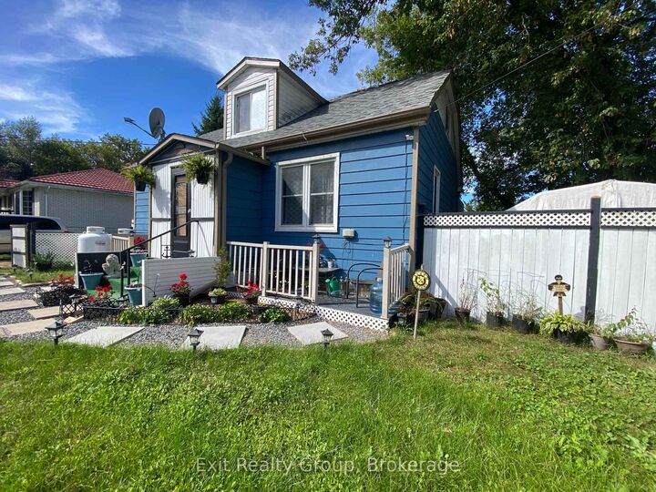 Property Photo: 33 Glastonbury Road ON K0H 2G0