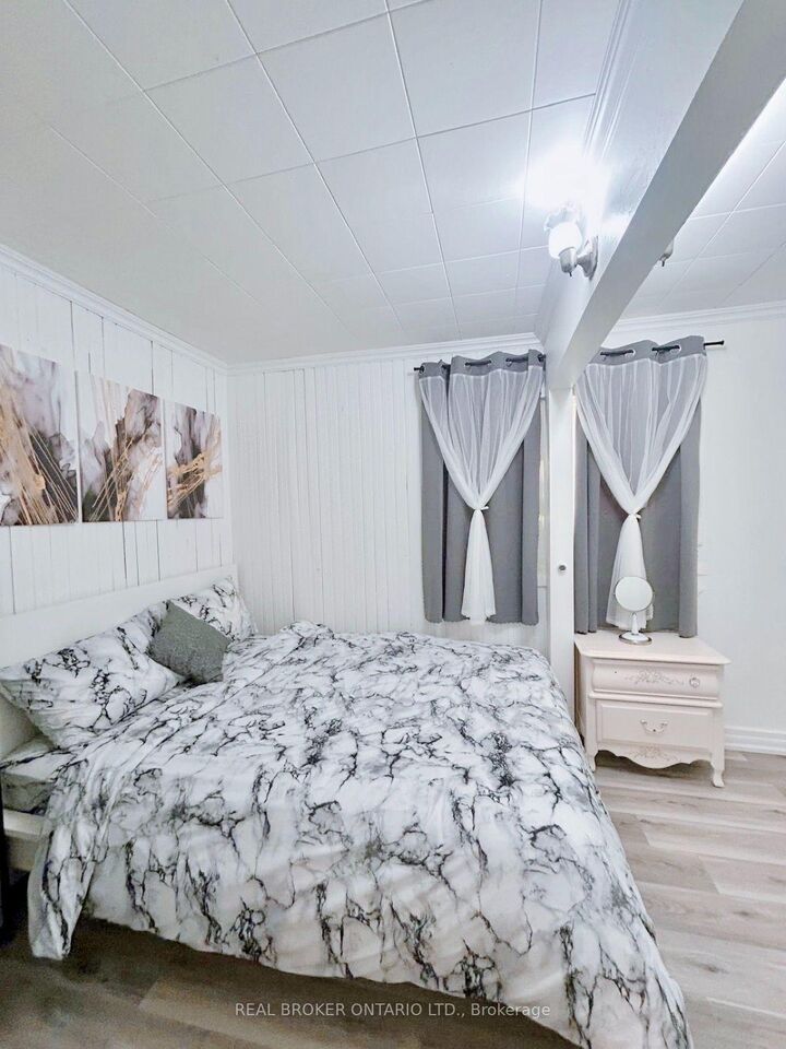 Property Photo:  699 Innisfil Beach Road  ON L9S 4E4 