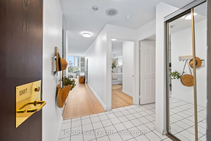 Property Photo:  3231 Eglinton Avenue E 1107  ON M1J 3N5 