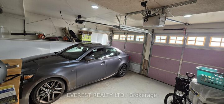 Property Photo:  88 Shakespeare Crescent  ON L4N 6B9 