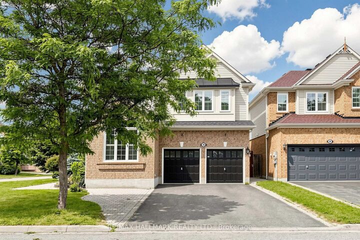 Property Photo:  26 Merdock Court  ON L4A 0A9 