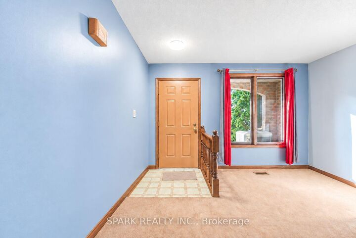 Property Photo:  28 Lampman Crescent  ON L2V 4K7 