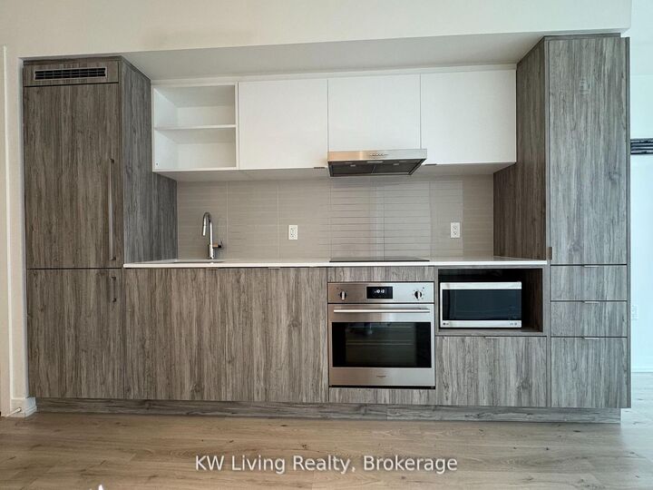 Property Photo: 138 Downes Street 2608 ON M5E 0E4