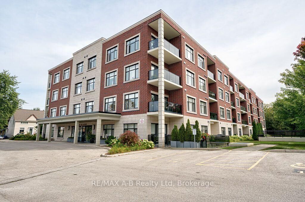 Property Photo:  255 John Street N 102  ON N5A 0G7 