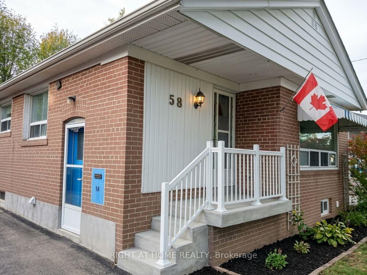 Property Photo:  58 Deanvar Avenue  ON M1R 2N3 