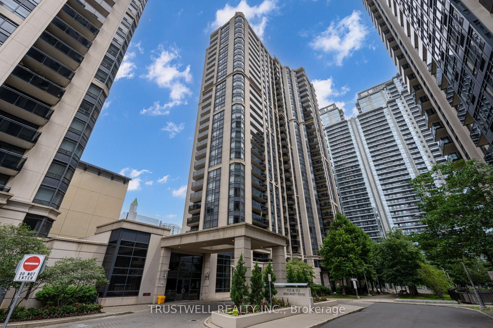 Property Photo:  155 Beecroft Road 1501  ON M2N 7C6 