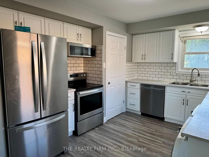 Property Photo:  22 Archer Crescent  ON N6E 2A5 