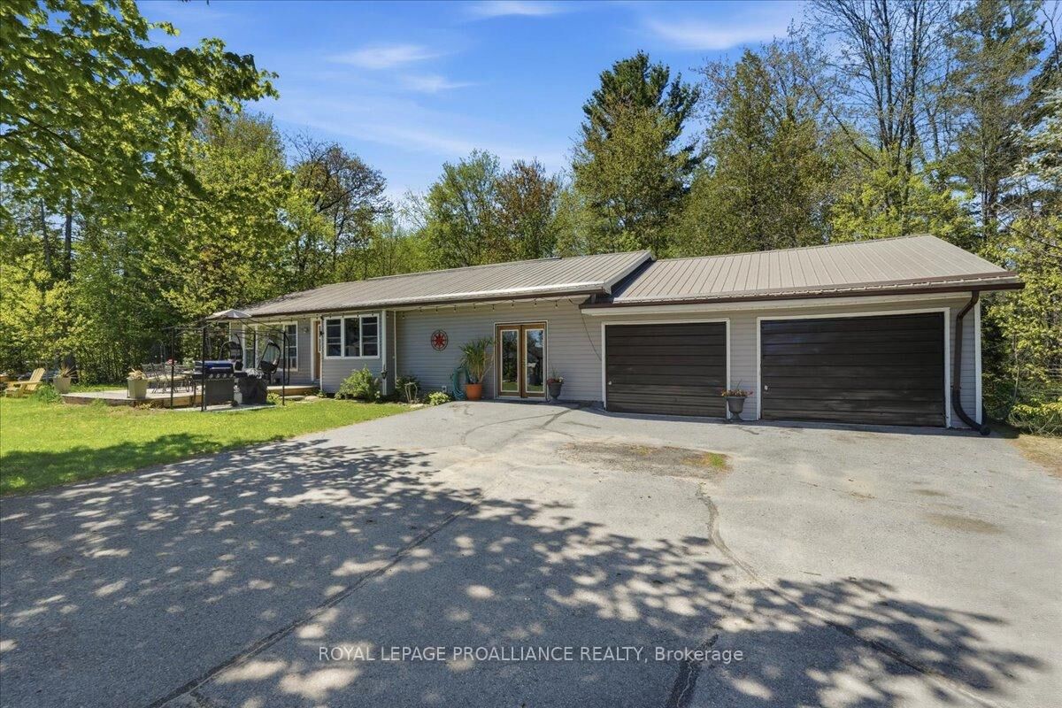 Property Photo: 1023 Jewel Road ON K0H 1K0