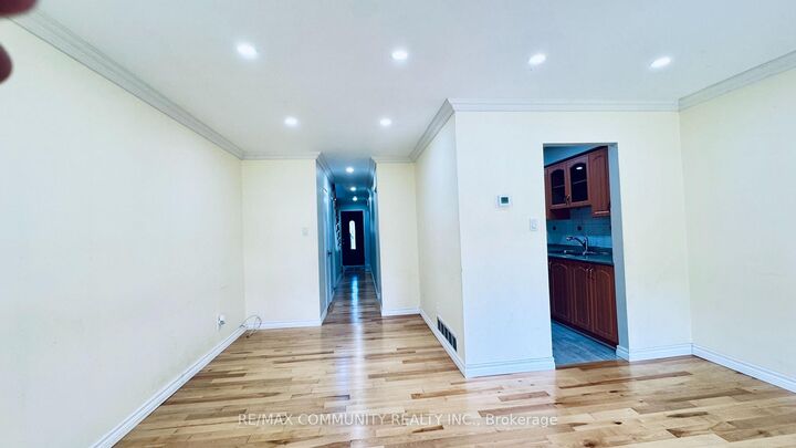 Property Photo: 45 Shepmore Terrace ON M1B 3H3