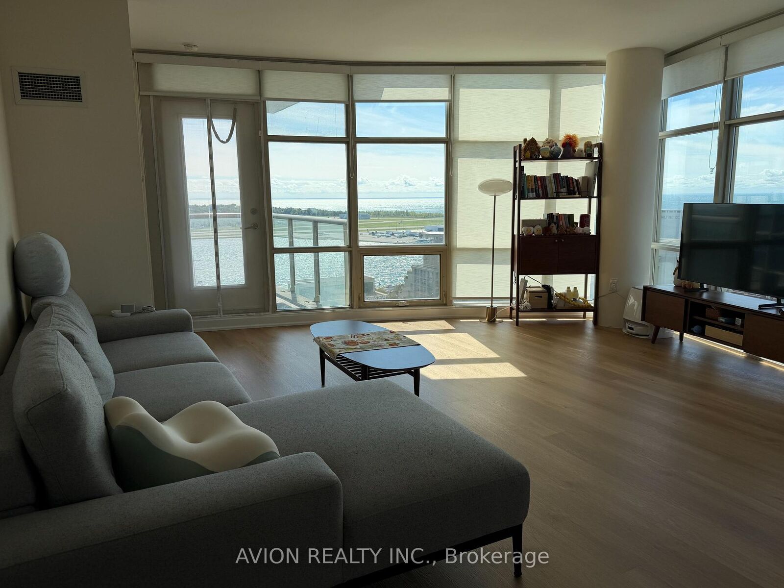 Property Photo:  35 Mariner Terrace 2212  ON M5V 3V9 