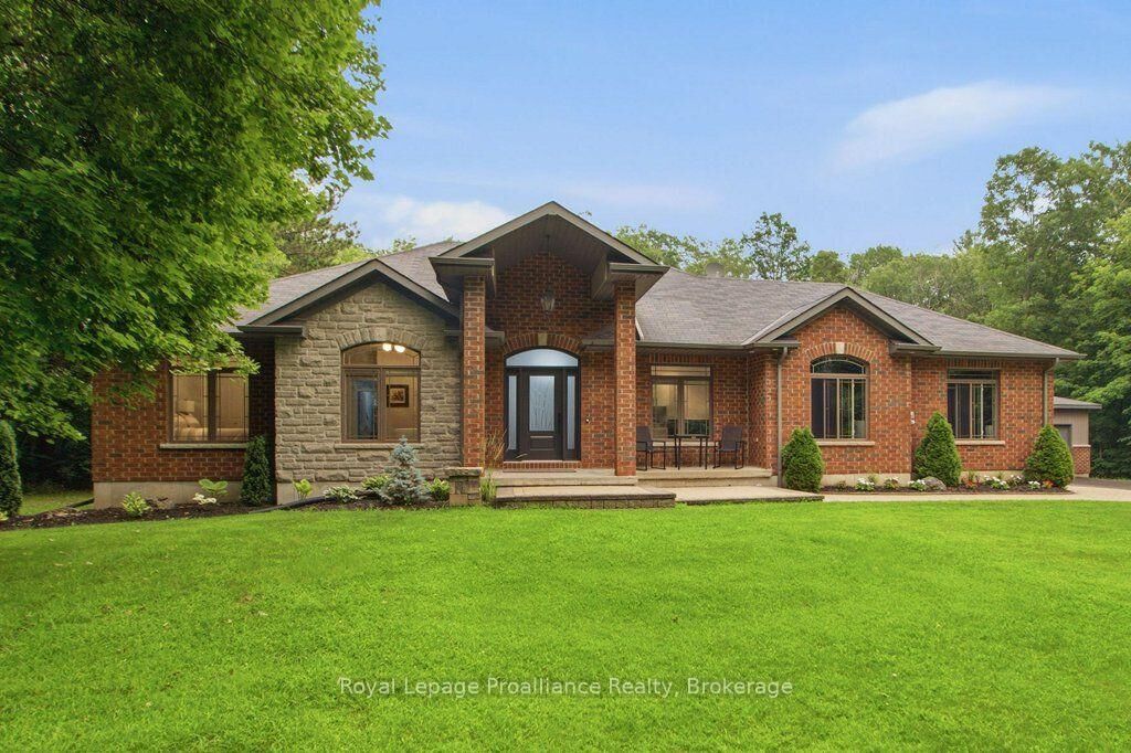 Property Photo:  52 Oak Ridge Drive  ON K0K 3E0 