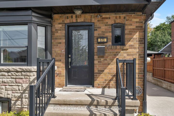 Property Photo:  573 Northcliffe Boulevard  ON M6E 3L6 