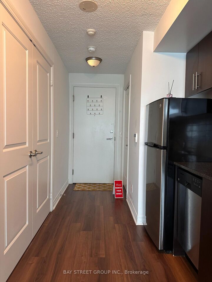 Property Photo:  50 Town Centre Court 1707  ON M1P 0A9 