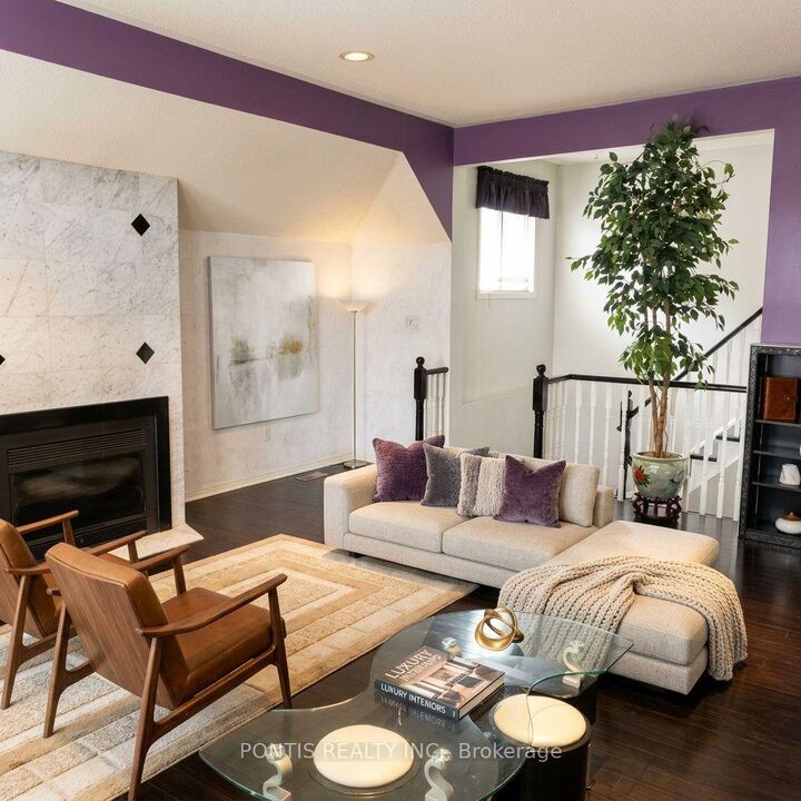 Property Photo: 2538 Raglan Court ON L5M 5L5