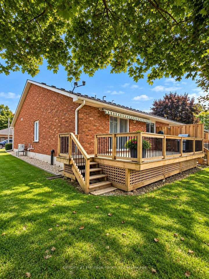 Property Photo:  928 Lorene Street 28  ON N4S 5N8 