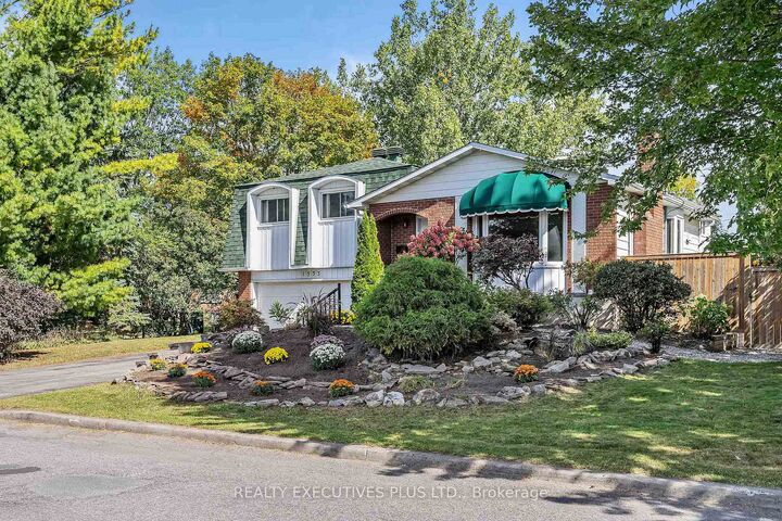 Property Photo:  1533 Payette Drive  ON K1E 1S8 