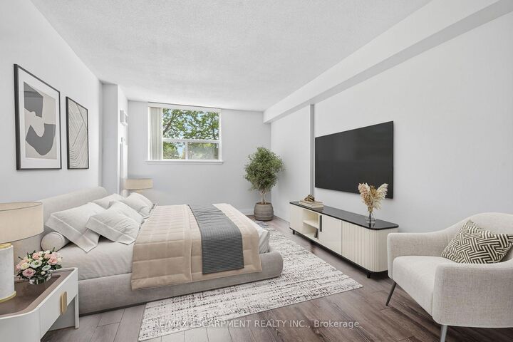 Property Photo:  1415 Ghent Avenue 203  ON L7S 1X4 